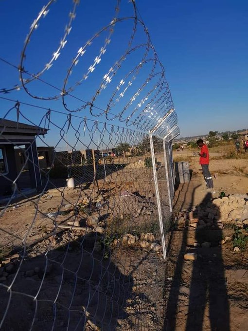 Diamond Mesh Fence
Fix and Supply around Zim
Watsapp +263783560923