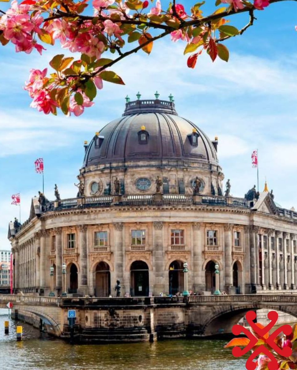 PNPSanta's tweet image. PNP spring photo album, now in Berlin, Germany 🌷✨#Springseason #PNPSanta