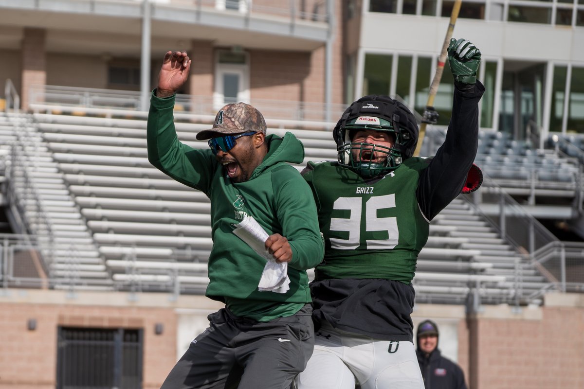 Coach Levi Gallas tweet media