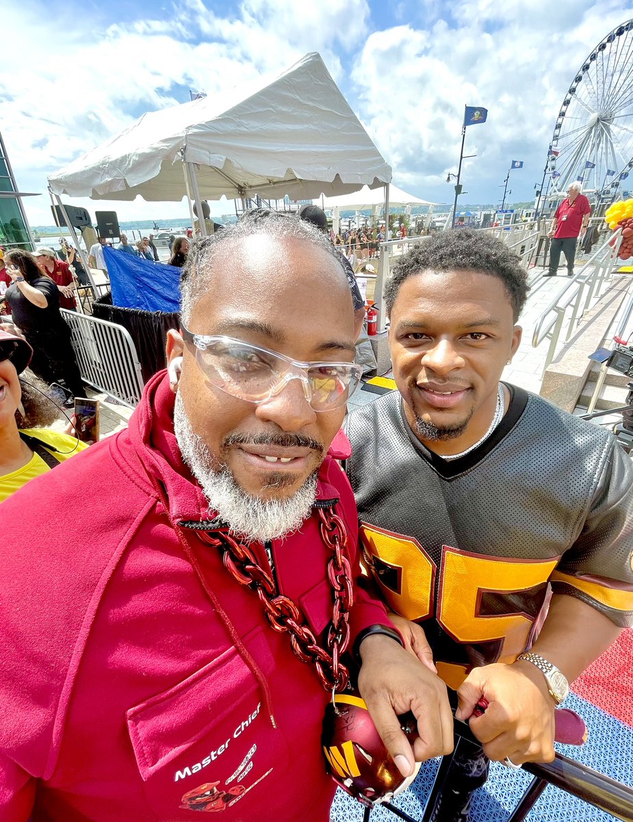 TheFansSoldier's tweet photo. #DraftDay2025 @NationalHarbor with @JPFinlayNBCS @Quanmartin3 and @ChrisThompson_4 @nbcwashington https://t.co/tSrTafFGH4