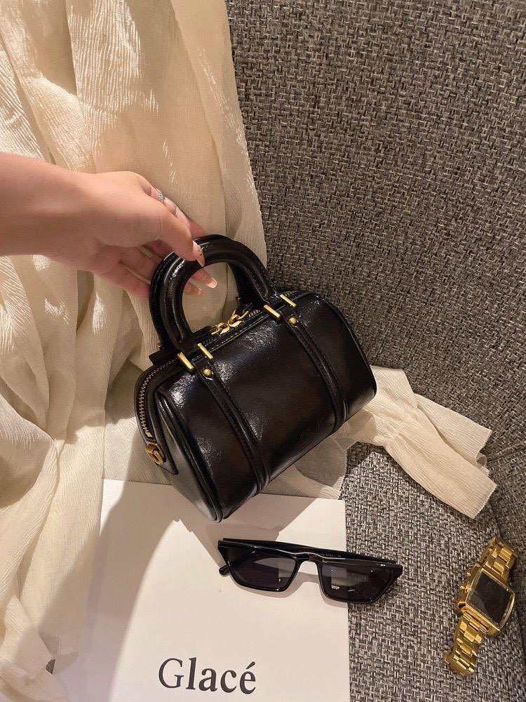 CWears365's tweet photo. luxe bag 🥰

price: 23,000

V Color:Black, burgundy and Brown

#ENUGU #benin #africa Davido Asake NYSC Burna #WanniDanbaki #kano #jos
#Wizkid LAHO peller Jarvis #Davido Asher Ebuka I BELONG TO JESUS Wizkid  
Tompolo Super Smash Bros https://t.co/XOGiZDBlA2