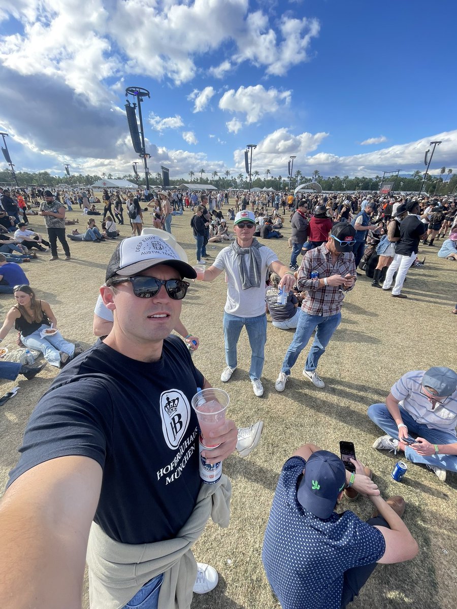 postedguy's tweet image. Jumped on the pump fake