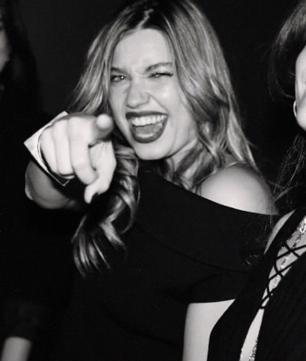 Afra'nın bu güzelliği kalbe zarar kalbeeee🌹🌹

#AfraSaraçoğlu