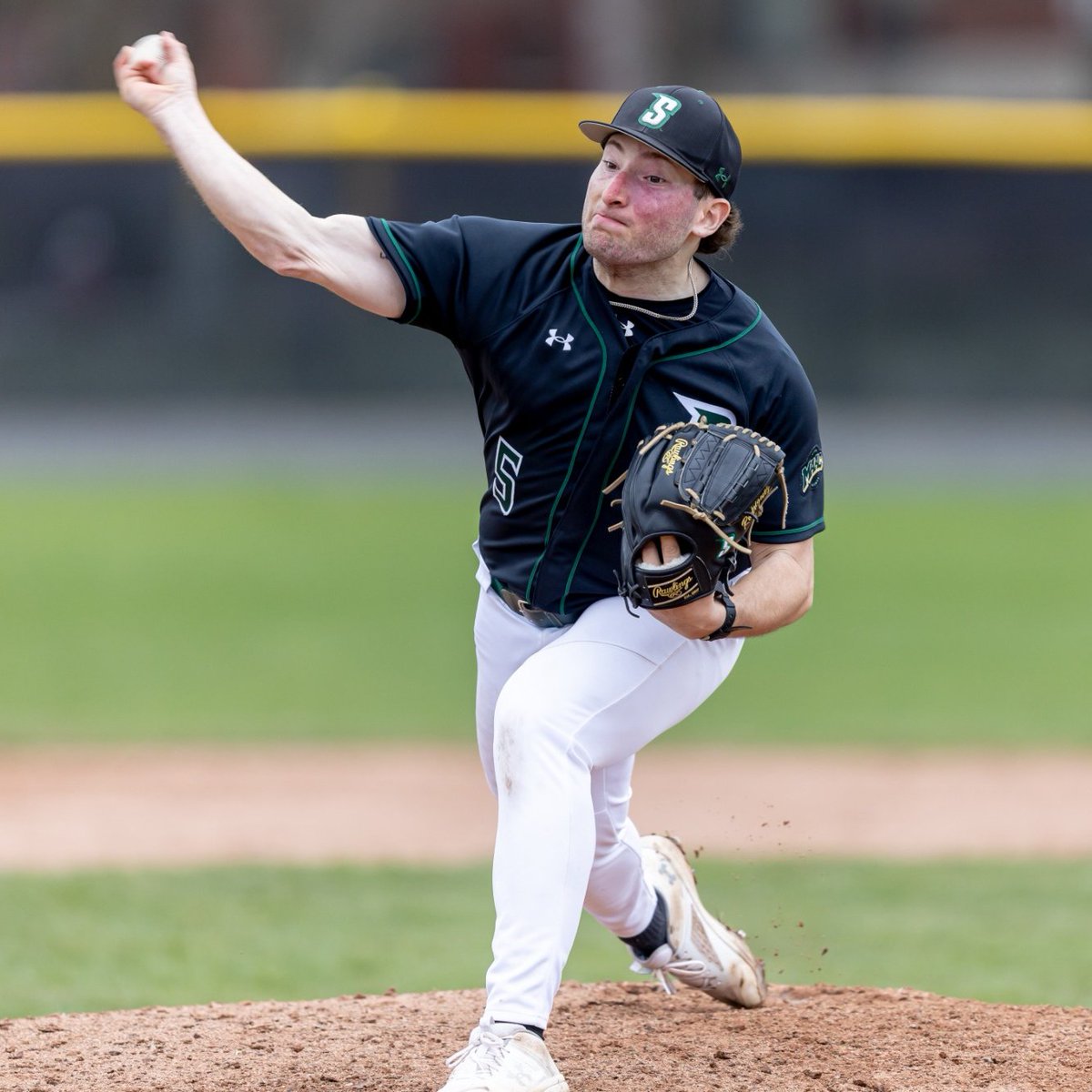 E4 | #SienaSaints 2, Iona 0

<a href="/22_joshthompson/">Josh Thompson</a> and <a href="/BergamottoNick/">Nick Bergamotto</a> drove in both runs during a 2-run second

<a href="/NoahRodbaseball/">Noah Rodriguez</a> off to a strong start through the first 4, having allowed just a pair of hits while striking out 3

#Marchon