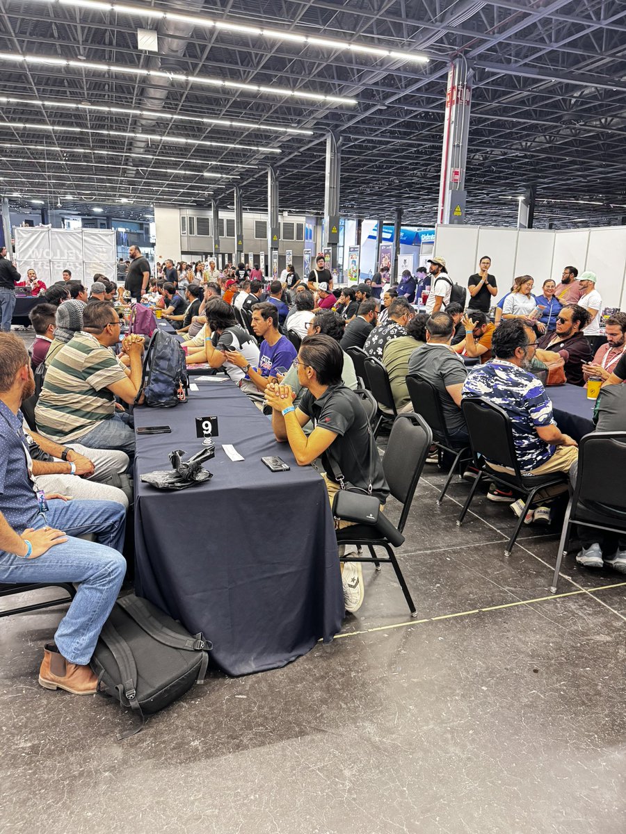 Y comenzamos el segundo do día de Nacional de CEDH. ¡Bienvenidos jugadores! #followtherabbit #yellowrabbitmx #mtg #Commander