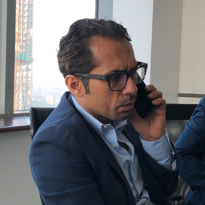 "Helo chama usiondoke kuna mchongo nausikilizia hapa" 🤣

Daaa mchongo umetikiiiiii