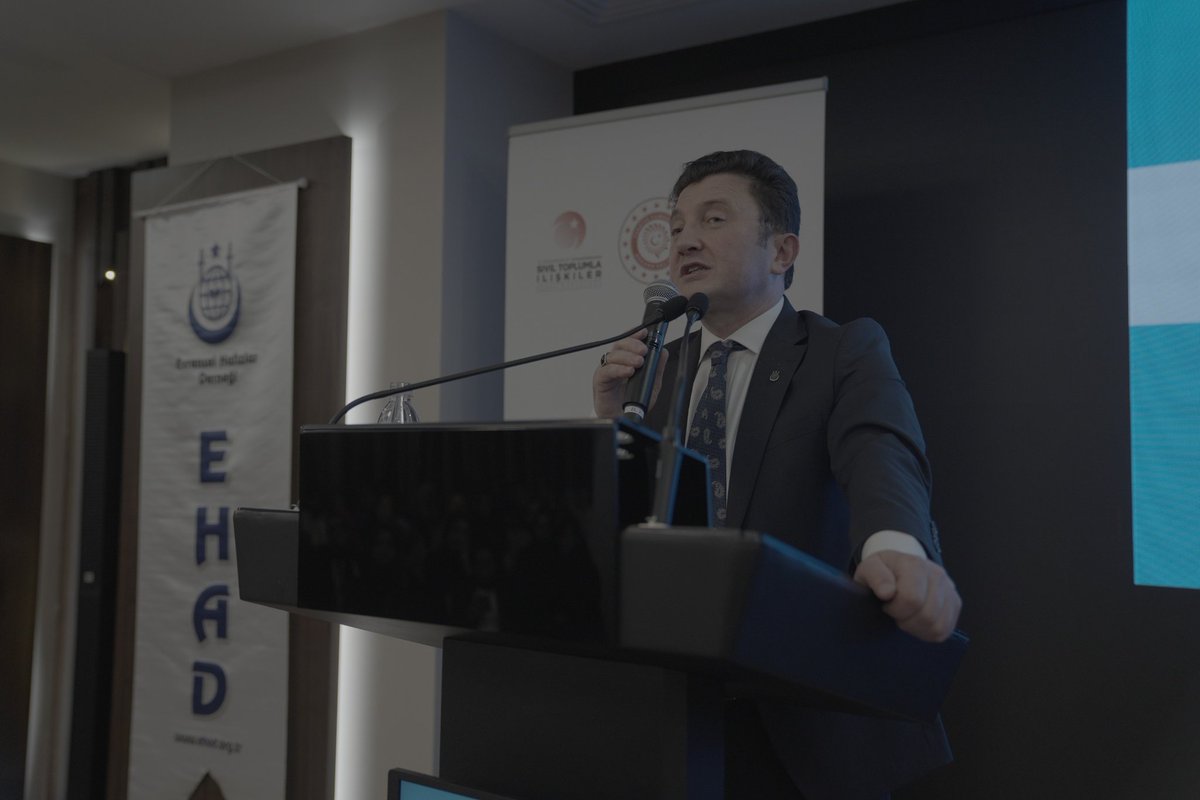 ehadgm's tweet photo. Evrensel Hafızlar Derneği olarak 35. Bölge ve Şube Başkanları Toplantısını 26 Nisan 2025 tarihinde Ankara’da büyük bir katılımla gerçekleştirdik.

Toplantımız Şeref Başkanı Hafız Harun Aytaç’ın gönülleri ihya eden Kur’ân-ı Kerim tilavetiyle başladı. Ardından Genel Başkanımız Sayın Ali Özdemir, hafızlık müessesesinin önemine dikkat çekerek anlamlı bir açılış konuşması gerçekleştirdi.

Toplantımız alınan kararların hayırlara vesile olması ve Kur’ân hizmetinin daha da güçlenmesi temennileriyle dualarla sona erdi.

Evrensel Hafızlar Derneği

Kur’ân-ı Kerim’e Hizmet Şereftir.