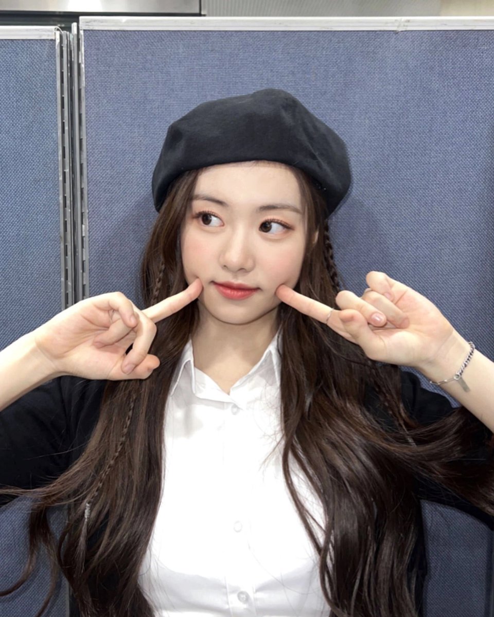 ㅤ
         𝑓eār𝕝e𝑠s 𝚙ro𝑚 ░⃜ ͠🧣 ⌇ ⋆ @iolabels.
               » 写♡真 «   𝑁ē𝚠 : | ͜͝ ❥ 𝑈pdate.
ㅤ