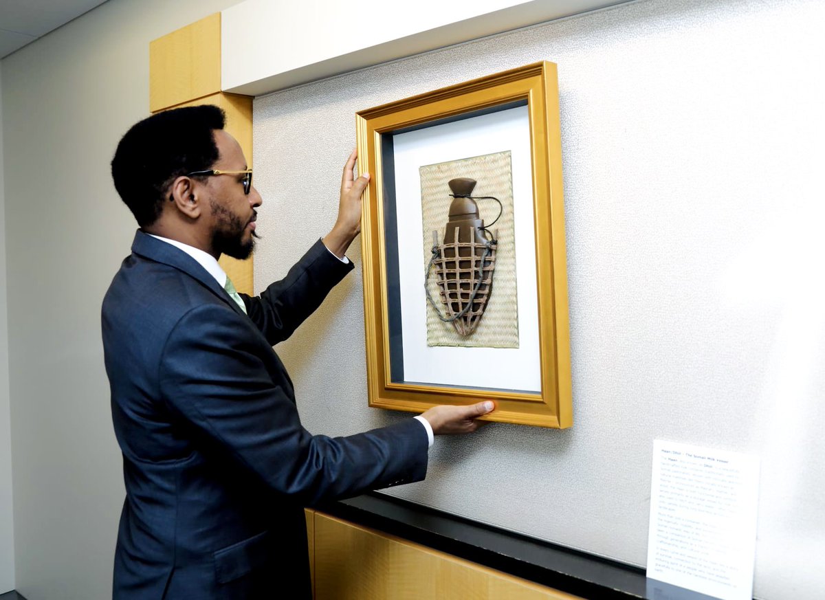 BihiEgeh's tweet photo. As a concluding act to the successful #SpringMeetings2025 in Washington, D.C. this week, I had the distinct honor of presenting a traditional artifact — a Haan from #Somalia — to the @WorldBank. For the first time, a Somali artifact is now proudly displayed in the World Bank offices.

The artifacts showcased at the World Bank are far more than decorations; they are enduring symbols of unity, respect, partnership, and global responsibility. The presence of Somalia’s Haan signifies not only our deep appreciation but also our strong commitment to further strengthening our collaboration in the future.

The Haan itself is a powerful emblem of sustenance, resilience, and the rich traditions of the Somali people— values that align beautifully with the principles of sustainable development and partnership.
