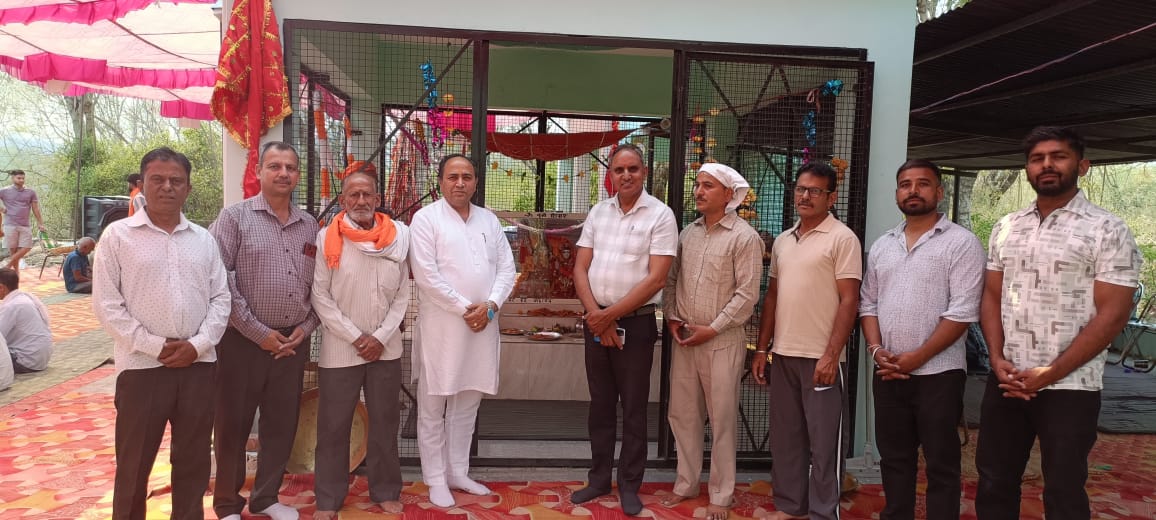 गगरेट मे धार्मिक और वैवाहिक आयोजनों मे शामिल हुए |
<a href="/khushal1954/">Brig Khushal Thakur (Retd)</a>  <a href="/BJP4Himachal/">BJP Himachal Pradesh</a>  <a href="/BJYM/">BJYM</a>  <a href="/Himachali_Hindu/">Ajay Sharma</a>  <a href="/ThakurArunS/">Thakur Arun Singh</a>  <a href="/ImNatri/">Narender Atri ( *मोदी का परिवार* )</a>  <a href="/ianuragthakur/">Anurag Thakur</a>