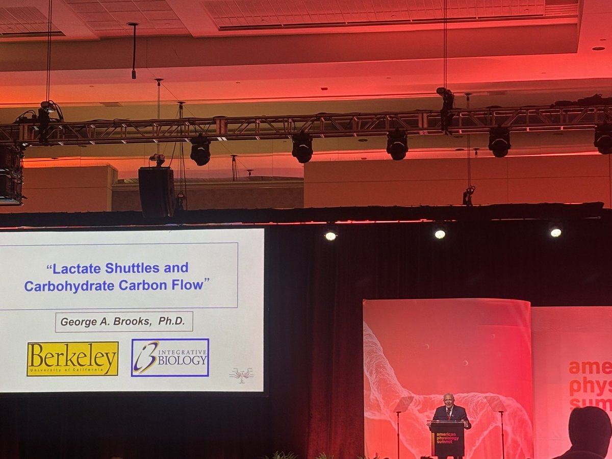 9 mths ago I left Tassie for a postdoc at <a href="/UConn/">UConn</a> with the brilliant <a href="/ecleelab/">ecleelab</a>. Today I’m lucky enough to be in a George Brooks lecture after a great few days with the team at #APS2025. So much to learn! Stay tuned for super interesting resilience, heat, and multi-omics research!