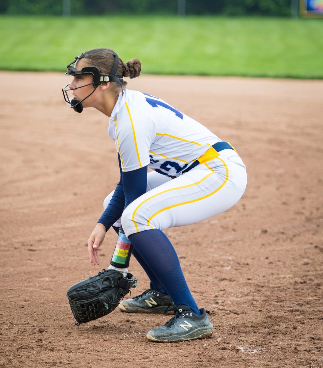 🥎 Senior night! Love this team. 🐼💙💛
<a href="/NDA_athletics/">NDA Pandas Athletics</a>