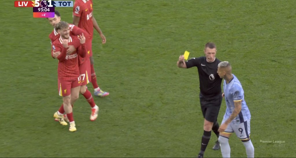 No way look at Elliott 🤣😭😭