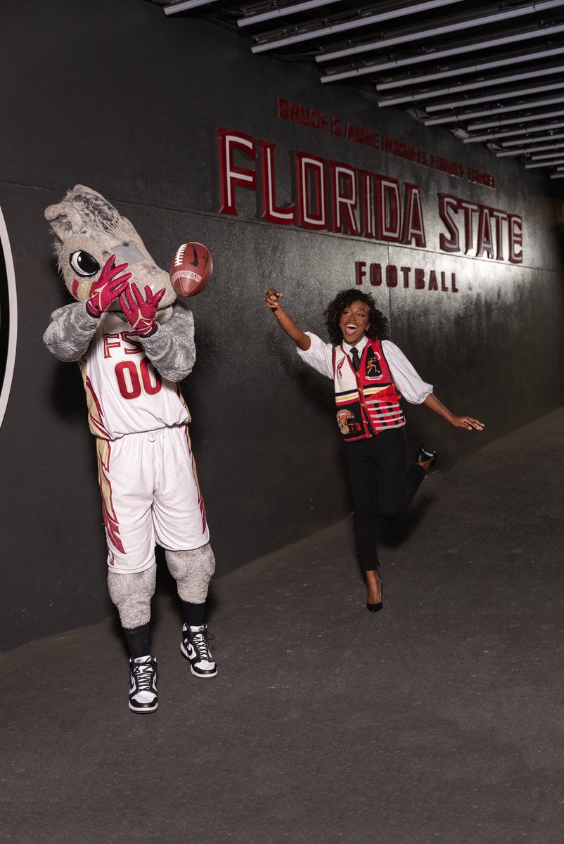 drizzledr0p's tweet photo. Less than a week until I graduate π₯Ήπ#fsugrad https://t.co/4tTGKTWPDu