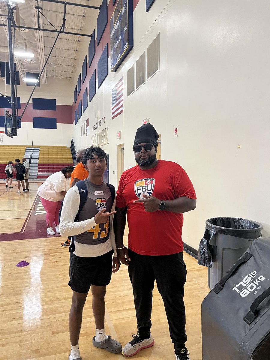 1xAman's tweet photo. Thank you @FBUcamp for the opportunity to showcase myself in Charlotte, NC. I had a great time with @SC_DBGROUP @darryl12174844 @CoachSkis . Definitely left 1% better.
@PrepRedzoneVA https://t.co/Sk4ZzpqSuS