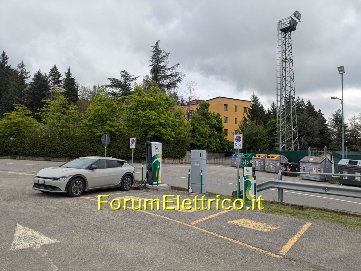 Le colonnine Plenitude situate a Polinago MO: tutto ok con card Plenitude On The Road fino a 73 kW e sono posizionate accanto agli impianti sportivi, ma in pochi minuti a piedi si arriva in centro dove troviamo negozi e servizi di vario tipo forumelettrico.it/forum/colonnin…