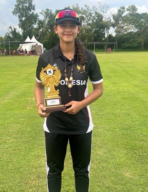 What an achievement 🤩 Our U16 player Emily isn’t just a talented footballer! She recently made her debut for the Indonesian Women’s Cricket Team in Bali. Well done Emily 💙