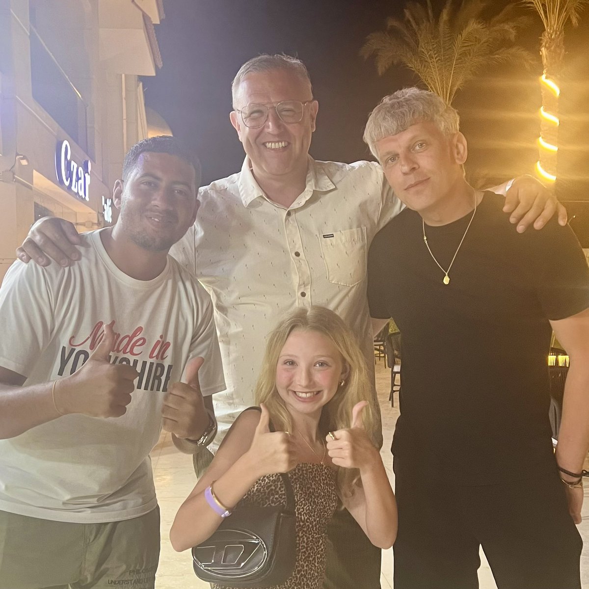 Bumped into Ste (George Harrison from the Bootleg Beatles) in Egypt. Lovely fella and a great guitar player
