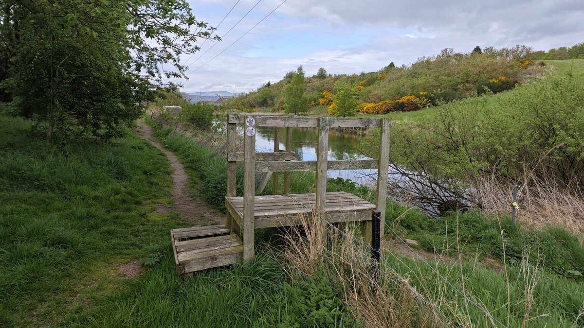stilegasm's tweet photo. Gorgeous but obsolete stile at Wormit, Fife https://t.co/MJPEU5WB2n