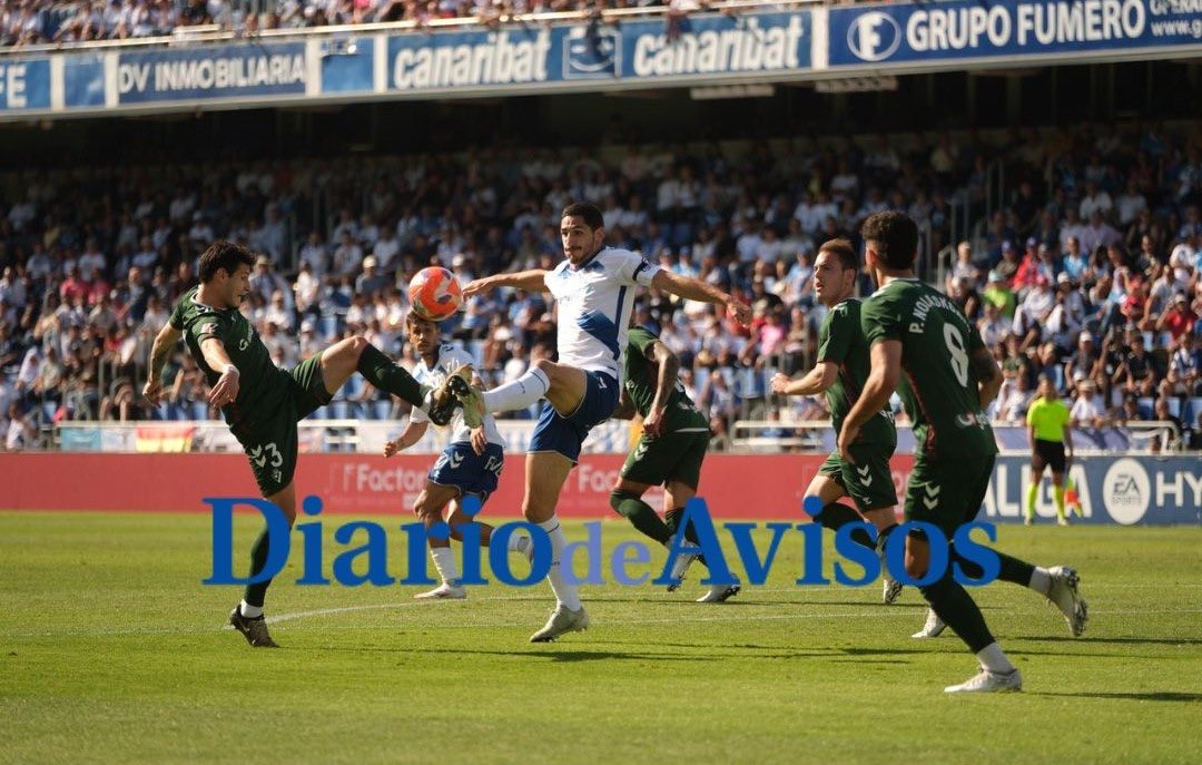 Cristian García (@cgarciadavila) on Twitter photo Estoy harto de los robos semana tras semana. Ya empiezo a dudar hasta que el porcentaje de culpa del descenso sea en mayor grado del <a href="/CDTOficial/">CD Tenerife 🏴</a>. Nos han quitado puntos que quizás podían haber arreglado el estropicio anterior a Cervera. Lo de 2025 es de película de terror. Estoy harto de los robos semana tras semana. Ya empiezo a dudar hasta que el porcentaje de culpa del descenso sea en mayor grado del <a href="/CDTOficial/">CD Tenerife 🏴</a>. Nos han quitado puntos que quizás podían haber arreglado el estropicio anterior a Cervera. Lo de 2025 es de película de terror.