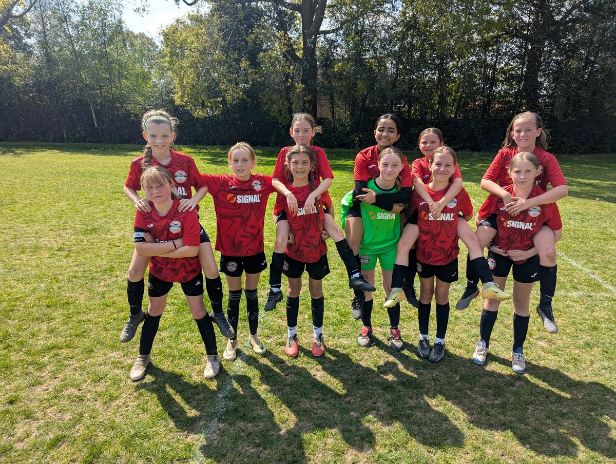 A great performance from our U11 girls today against a strong Southwater Royals team.

GK Holly &amp; defence were brilliant &amp; our midfield &amp; attack worked tirelessly on a hot day constantly creating chances.

Goals: Ellie ⚽⚽ Liv ⚽⚽ &amp; Amber ⚽

🏆Player of the match Liv 🏆