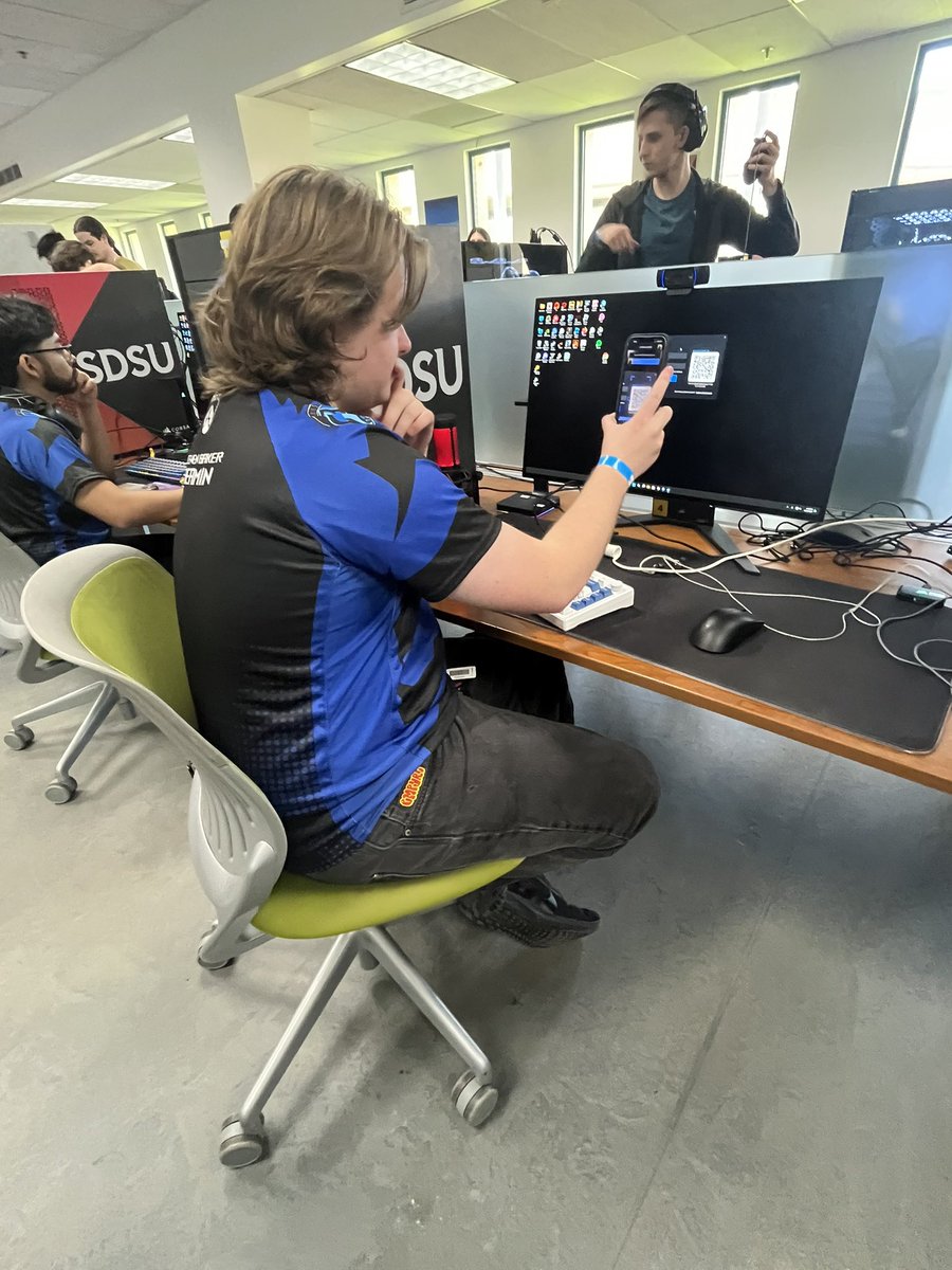Starting (hopefully) soon vs CSULB

twitch.tv/aztecgamingsdsu