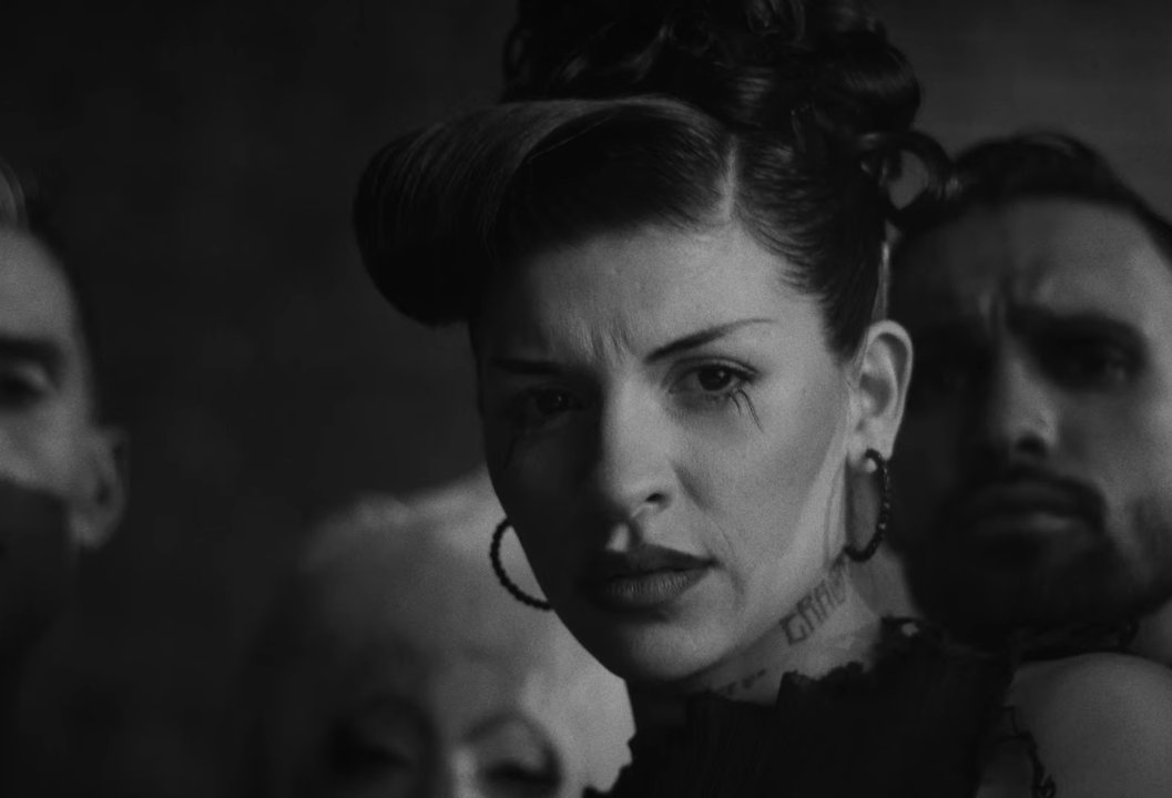 LO CINE QUE ES EL NUEVO VIDEO DE CAZZU