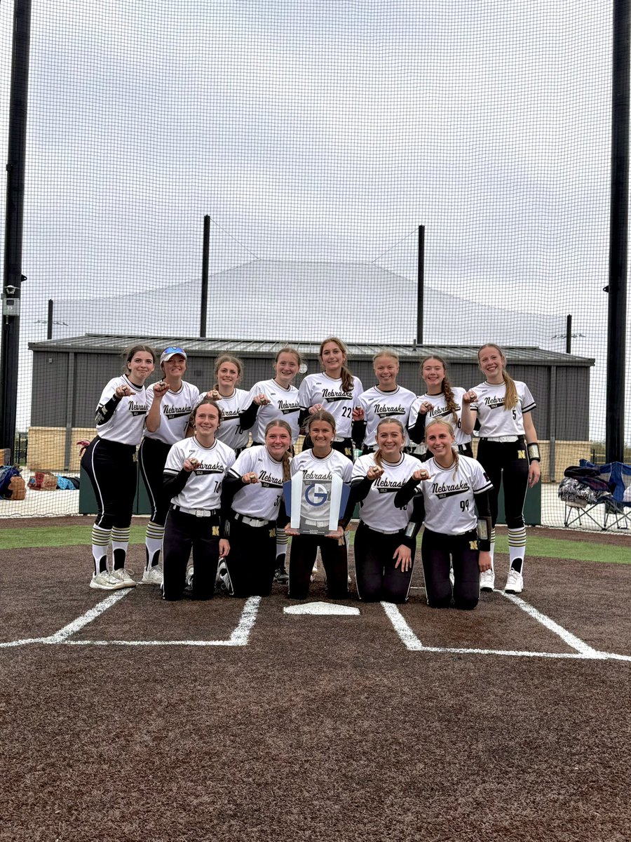 Quakes Aftershock 16U champs! These girls competed and battled all weekend finishing 6-2 with some hardware to take home. Out scored our opponents 53-18. Just the start of a fun season.