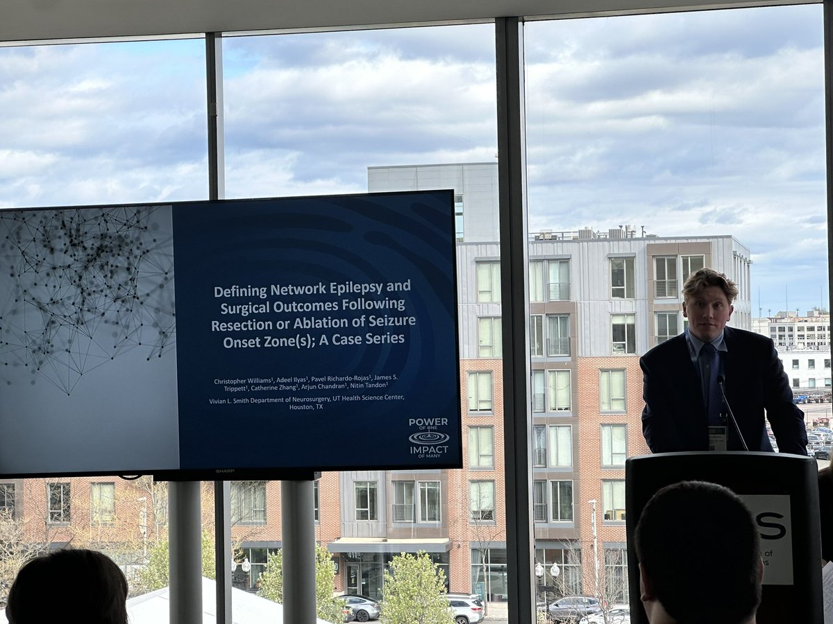 PavelPichardoMD's tweet image. Outstanding job by the @TandonLab at #AANS2025, proudly representing @NeurosurgUTH ! Terrific Job from Chris, Kathryn and Rhea! @AANSNeuro