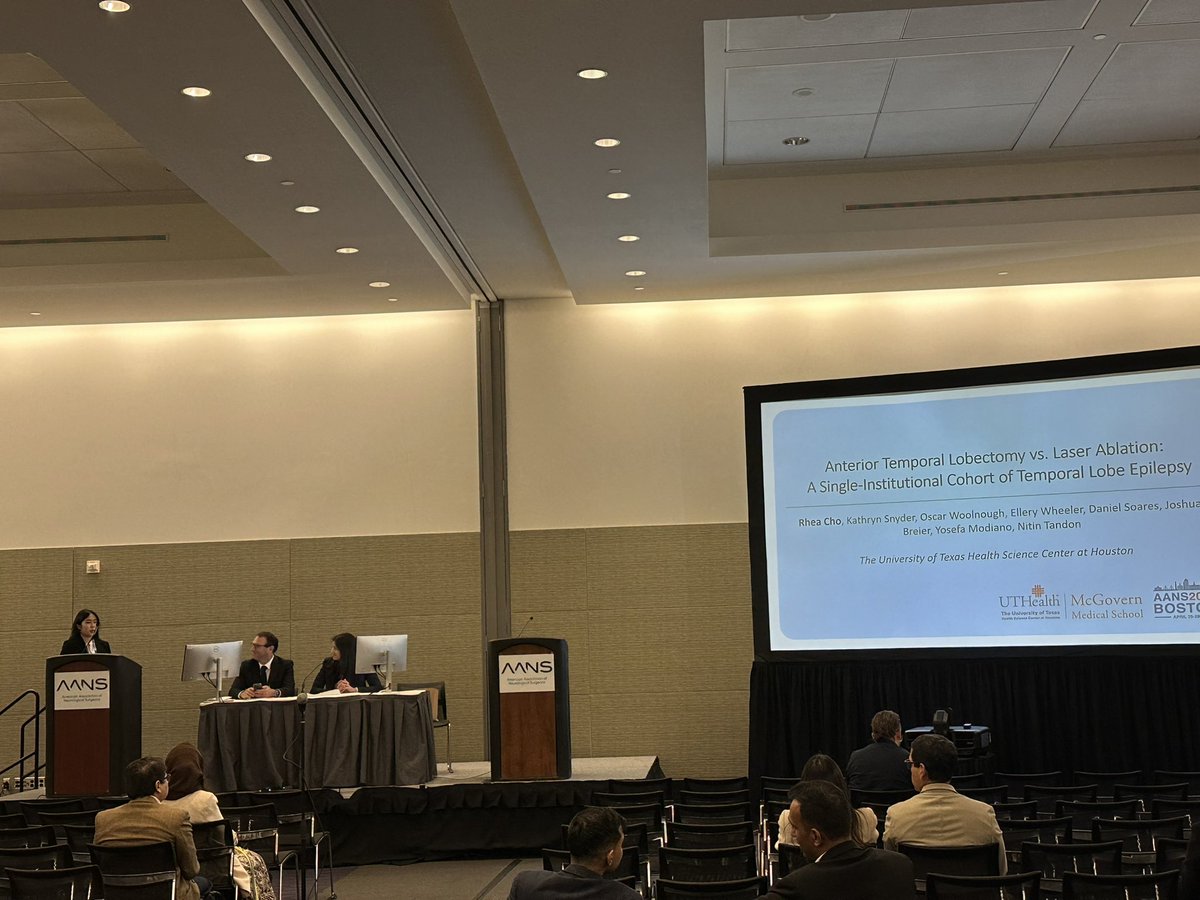PavelPichardoMD's tweet image. Outstanding job by the @TandonLab at #AANS2025, proudly representing @NeurosurgUTH ! Terrific Job from Chris, Kathryn and Rhea! @AANSNeuro