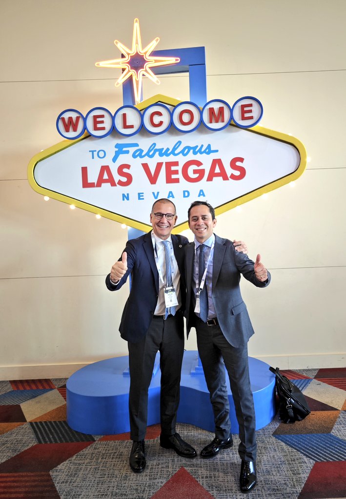 Moises Socarras (@moisessocarras) on Twitter photo Siempre un placer encontrar a mi mentor <a href="/GuidoGiusti/">Guido Giusti</a> leyenda viviente de la endourologia al que quiero como un padre. Está vez en las Vegas #AUA25 Siempre un placer encontrar a mi mentor <a href="/GuidoGiusti/">Guido Giusti</a> leyenda viviente de la endourologia al que quiero como un padre. Está vez en las Vegas #AUA25