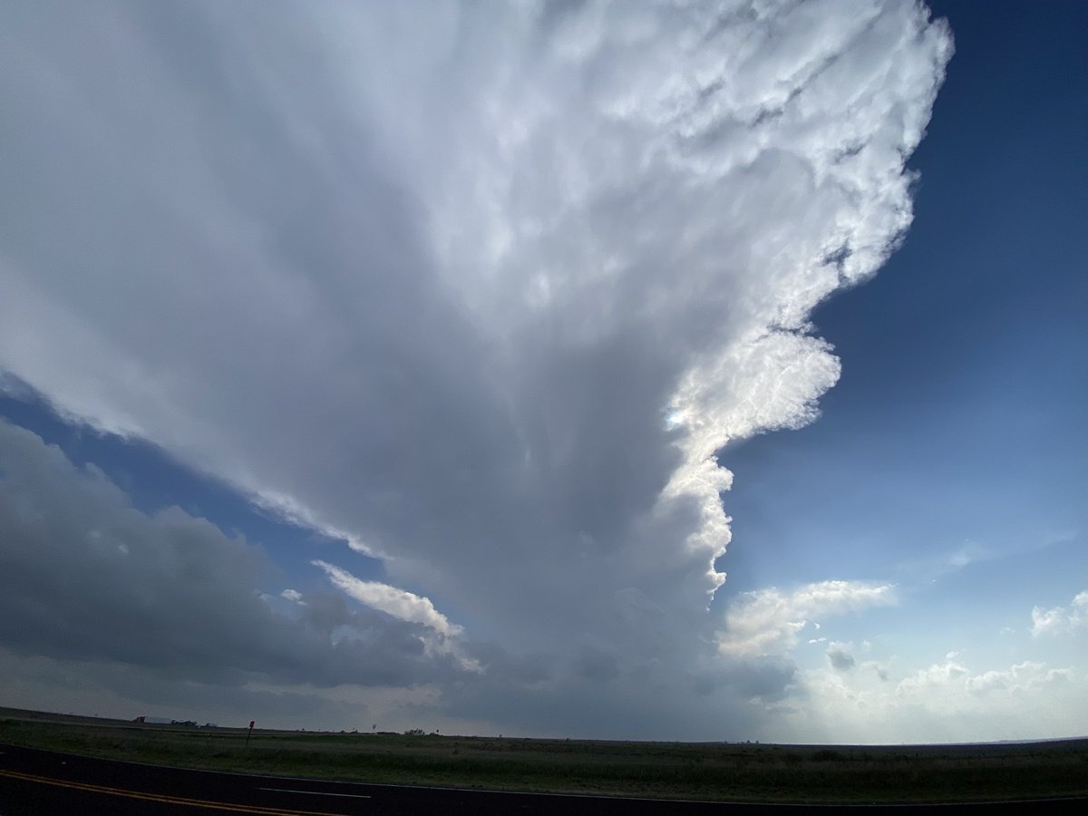 _TwistedNature's tweet image. Solid attempt at convective initiation near Claude, TX at 5:35 PM CDT. #txwx