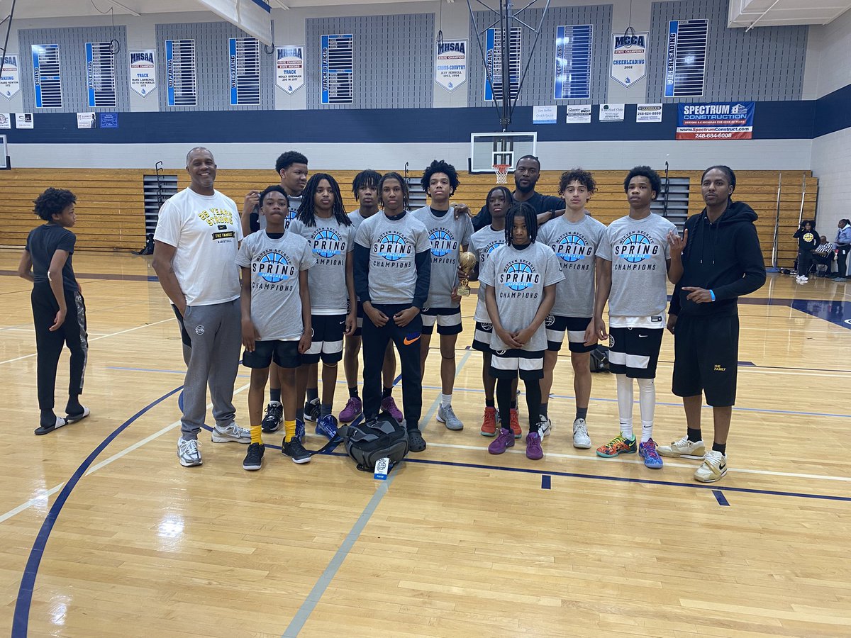The Family wins the 15u bracket at the Mitten Recruit Spring Showcase!