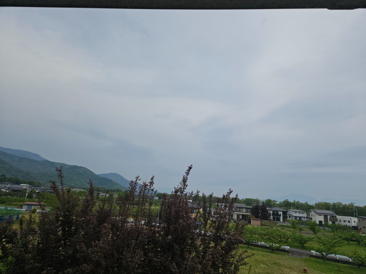 南アルプス市
朝の八ヶ岳は見えず...

曇り後雨☔予報

大谷翔平ドジャース対パイレーツ
5時から観てます❗

7回終了、9対2と大量リード‼️🙂
大谷は4打数2安打1四球
下位打線にも当たりが❕🎶🎵

但し、心配が
スネルに続きグラスノーが故障⁉️

明日はボランティア会議
本日は準備❗