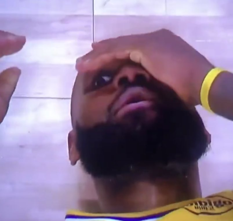 KyleTheige's tweet image. Me watching those final possessions: