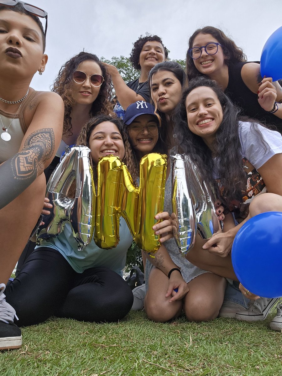 FELIZ ANAVERSARIO nossa musa! <a href="/AnaGabriela/">ana</a>