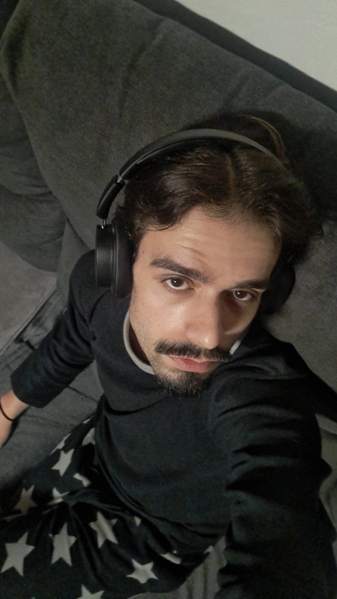 getmehunyy's tweet photo. Insomniac mf 🤪 https://t.co/F42CgBJxls