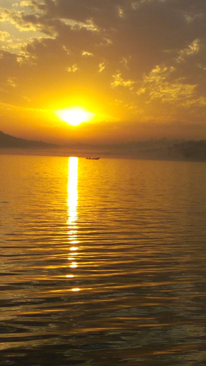 skipperphlmon's tweet photo. DAY : 117 ~ 365 🛟⚓️🎣🥰❤️🔥
#MARINESUNSET , Lake Victoria https://t.co/YL0HiXZ42m