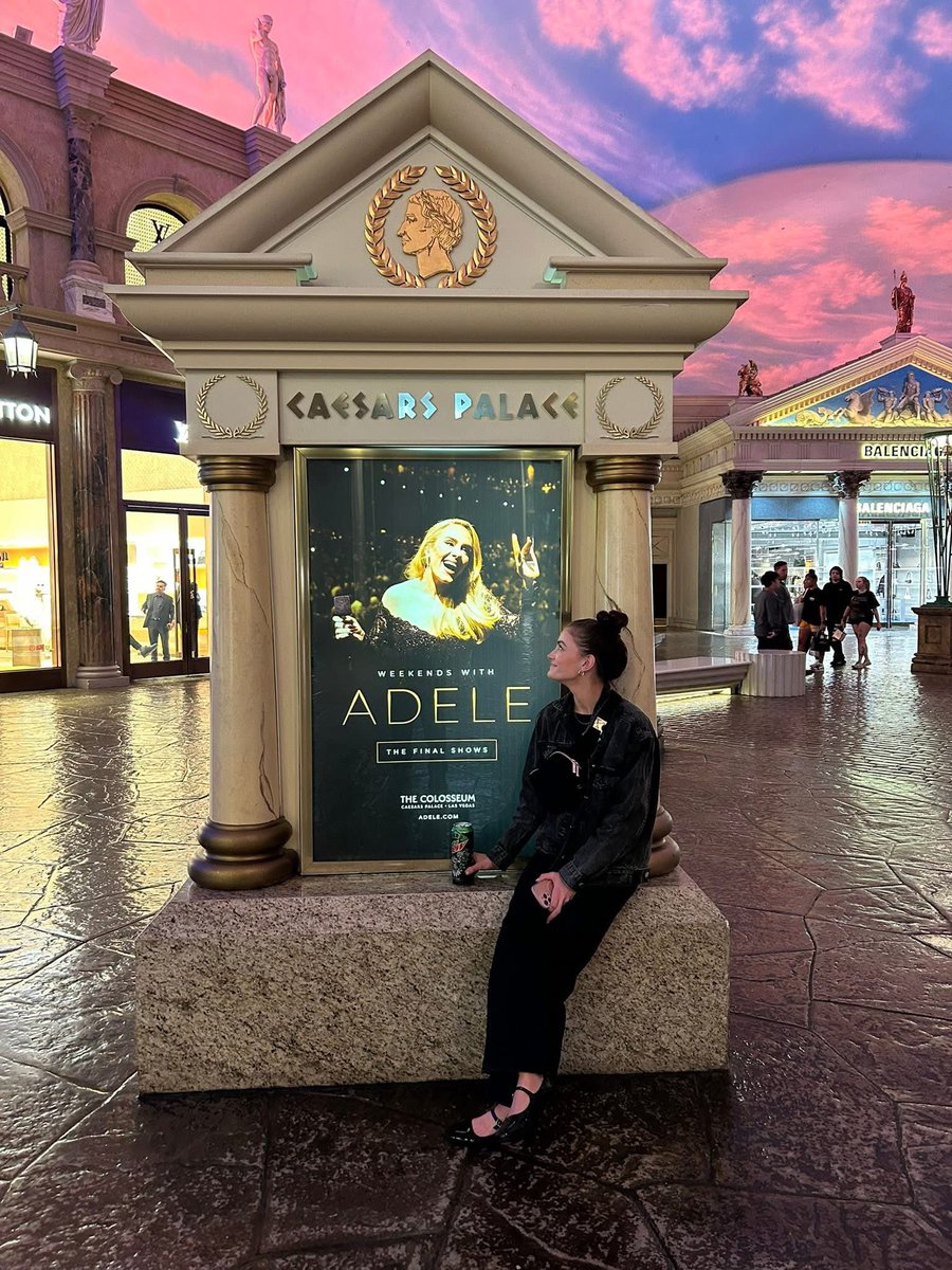 Throwback to November📸

Find someone who looks at you like this