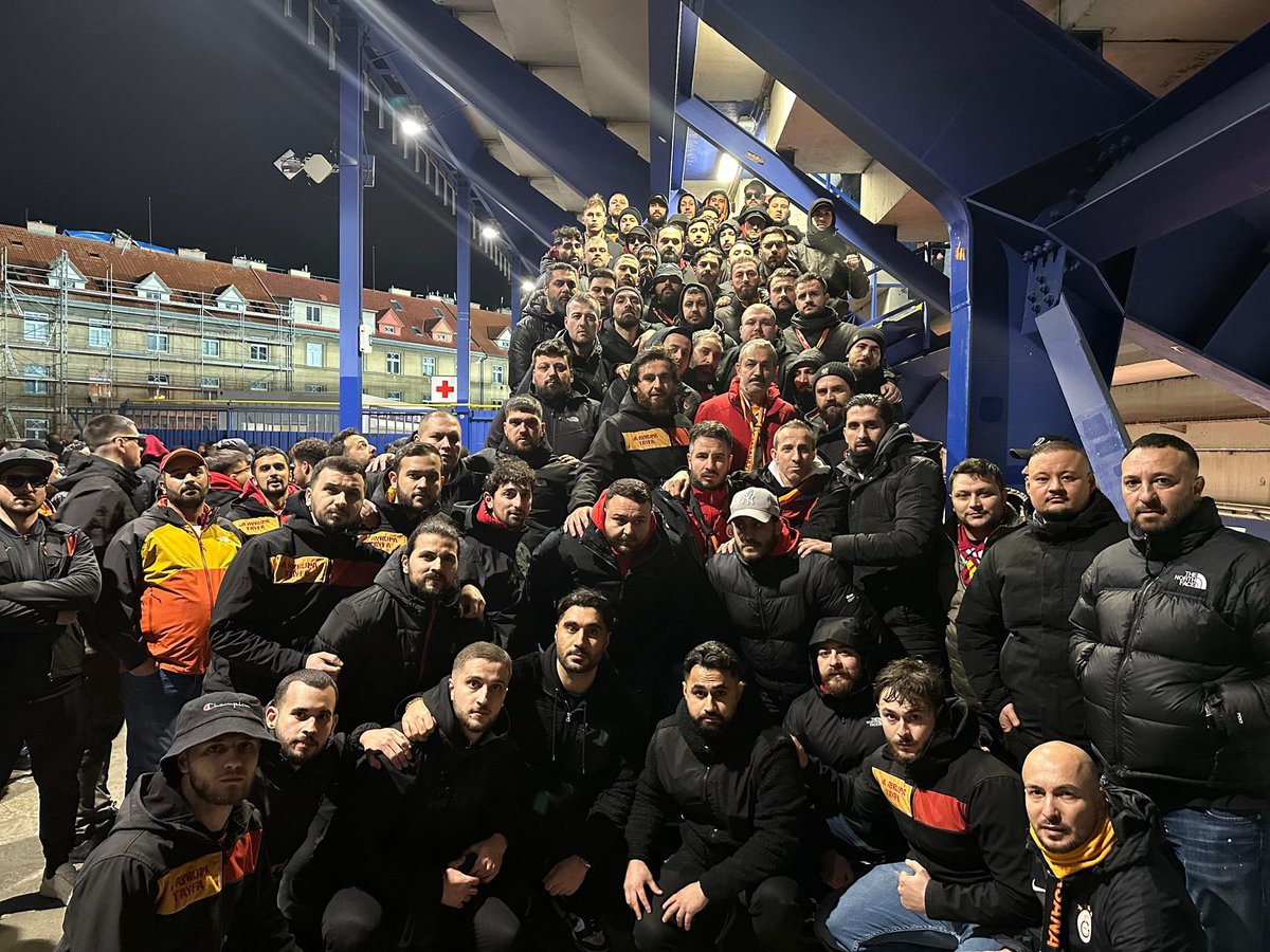 HER ŞEYİMİZ, ABİMİZ ! <a href="/SebahattinReis/">Sebahattin Şirin</a> !

#ultrAslanAVRUPA