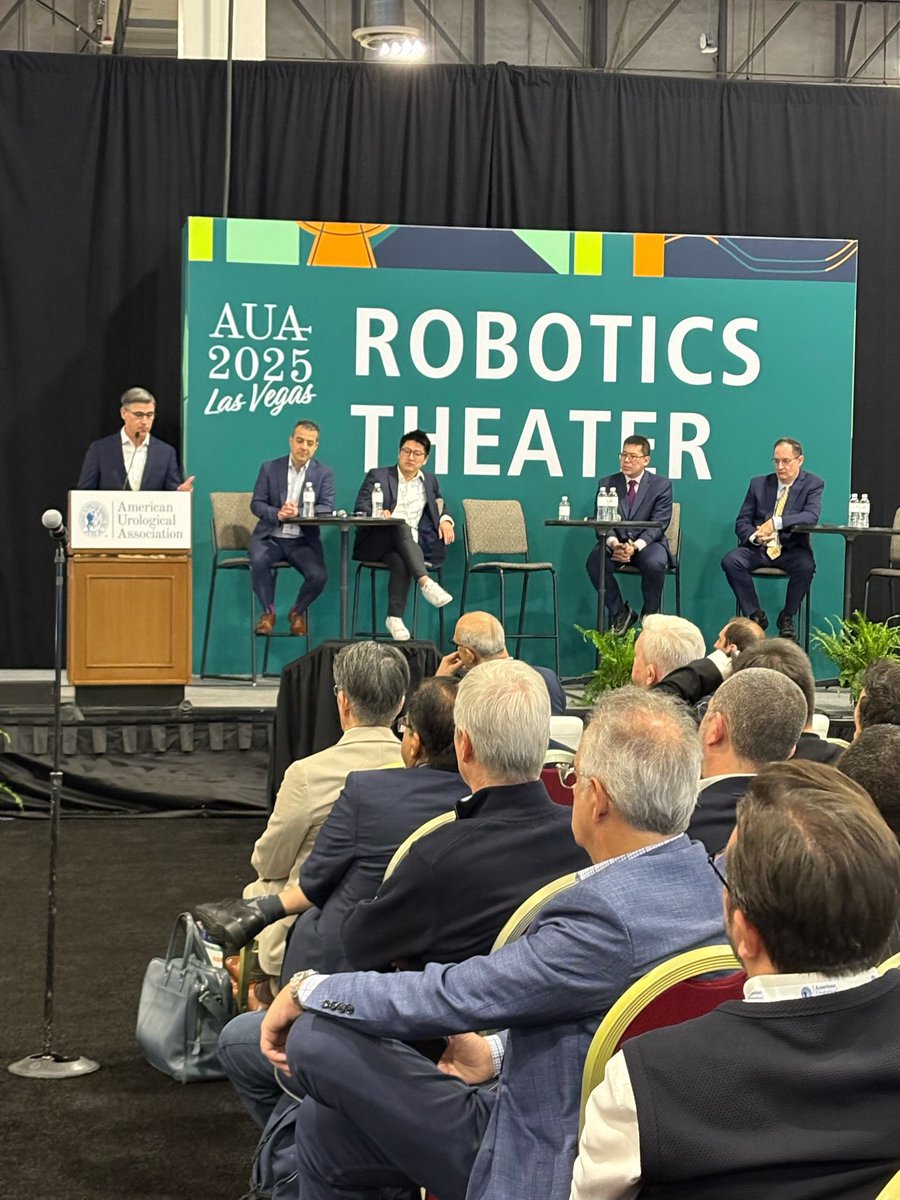 Robotics Theater Prostate Session standing room only! Booth #355 in the Science &amp; Technology Hall.

#AUA25 #Urology