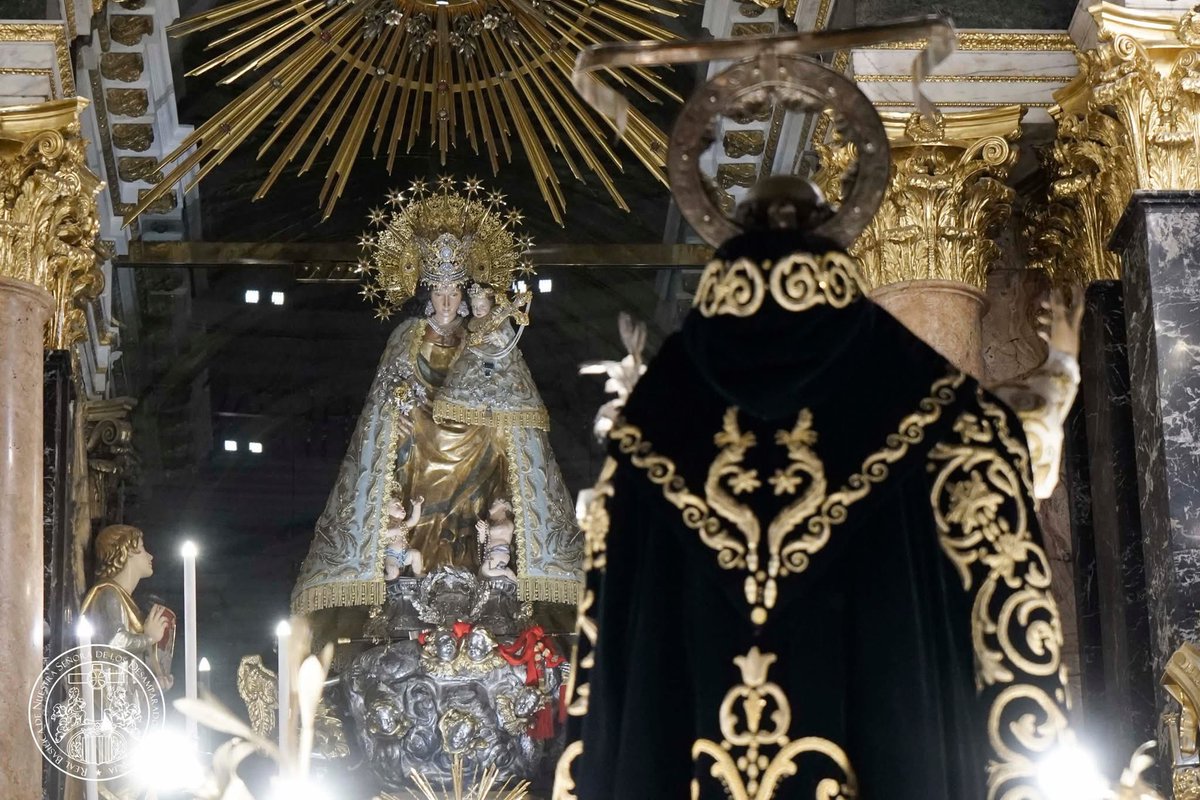 basilicadesampa's tweet photo. La imagen de San Vicente Ferrer del Altar del Tossal visitó a la Mare de Déu en la Real Basílica en vísperas de su festividad, junto a miembros  del Altar y directiva.

“Si bon valencià vols ser, dos noms portaràs gravats, Pare Sant Vicent Ferrer, i Mare dels Desamparats.”!! https://t.co/3fTAEtVeq1