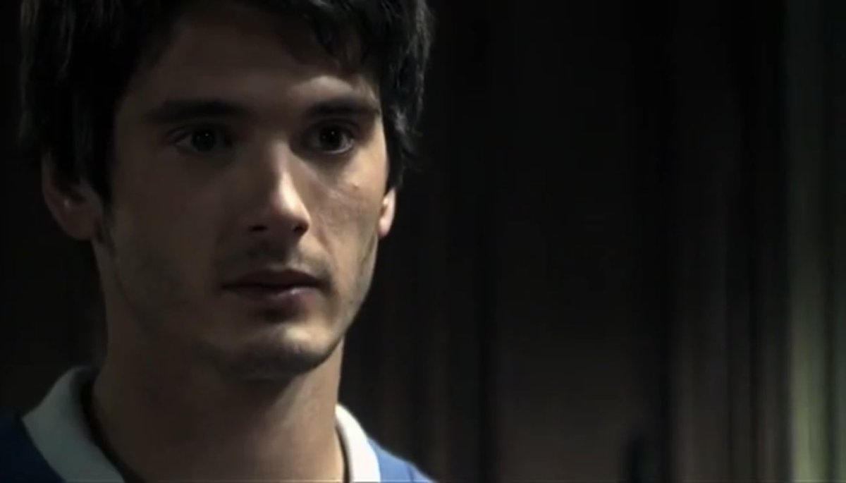 _darinkarp_'s tweet image. they broke up with girls only to protect them, because they love them so freaking much omg i’m not okay 

#julivan #rubyjames