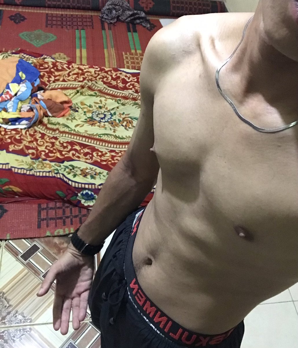 RediMardianto's tweet photo. Gerah banget pengen cuddle, sambil masuk dikittt🥵🥵 https://t.co/X4JawwKW9r