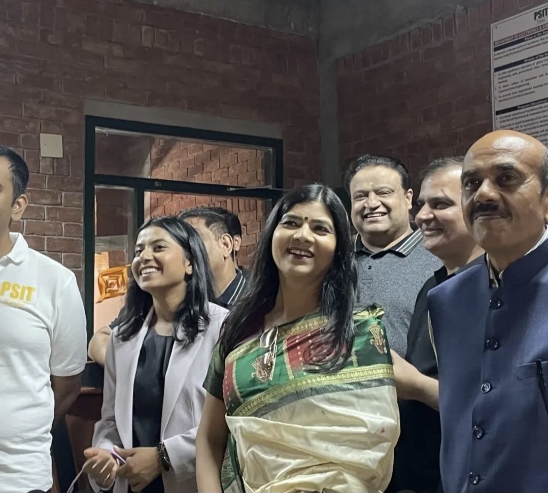 ELC_CLUB_PSIT's tweet photo. Thrilled to announce the successful completion of Janta Darbar on 29th March at #Ignitia2025! 🗣️✨
A heartfelt thanks to all participants for bringing the spirit of democracy alive.
#JantaDarbar #Ignitia2025 #ElectoralLiteracy #DemocracyInAction #YouthVoice https://t.co/o6P7AGAXbY