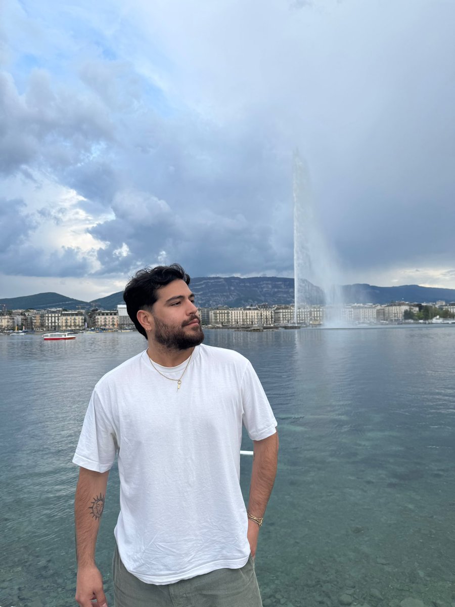 chaudlaine's tweet photo. Devinez où je suis ? https://t.co/vWdrAjoMSW
