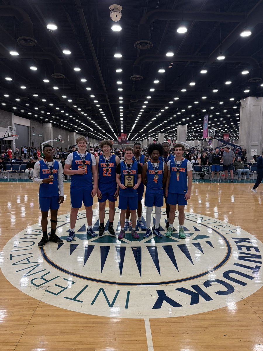 🏆2026 Tigers WIN the gold championship! 

17U finishes the weekend 5-0 with a 59-34 WIN against Griffin Elite UA Rise!