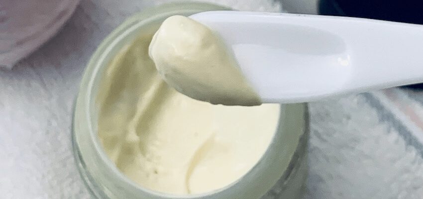 Do You Know What Types of #Peptides In #SkinCare Products Are The Best? Discover them to take advantage of in you daily #SkinCareRoutine! #skin #skinhealth #collagen #women #womenshealth #skincareproducts #healthyliving bit.ly/3fxD6v1