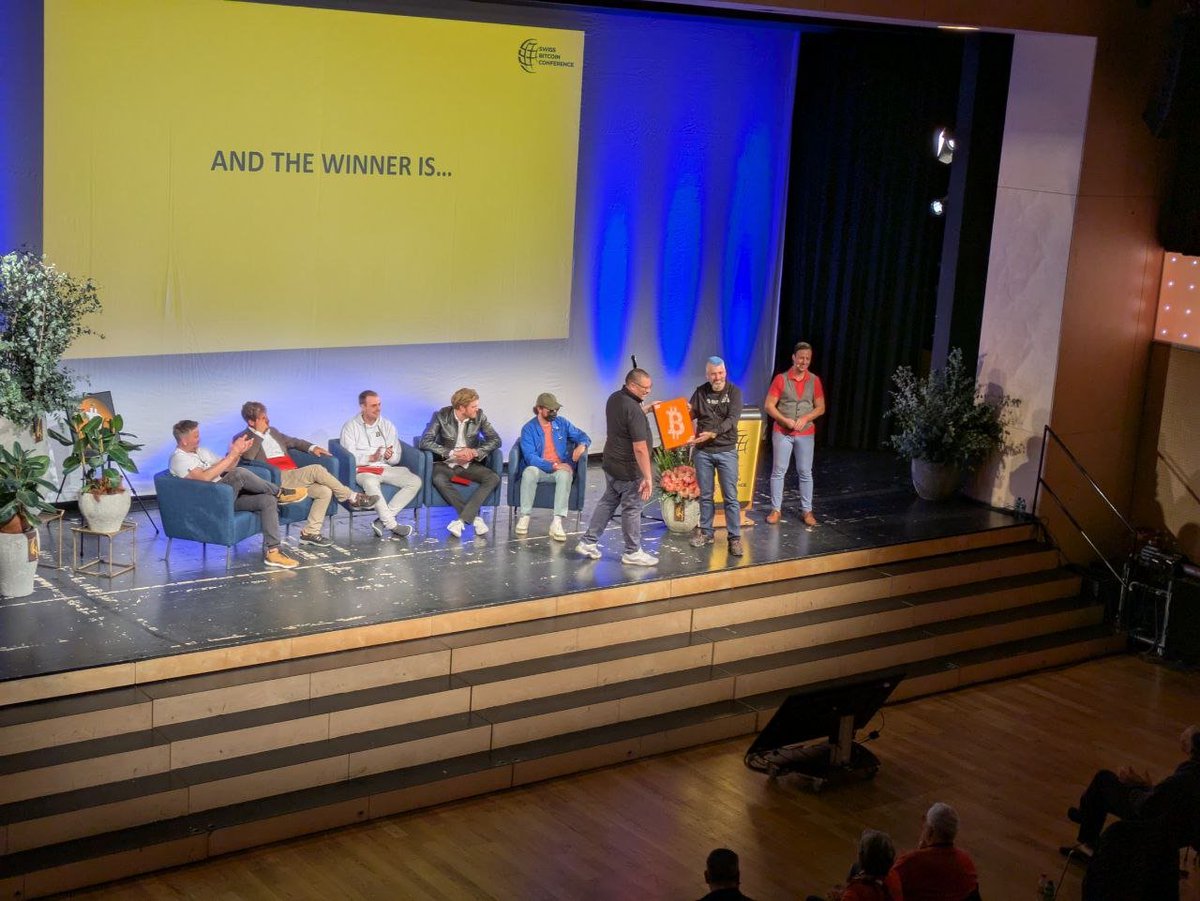 Swissbitcoincon's tweet image. 🏆 Und Gewinner des Bitcoin Award 2025 sind @bitagentch 
@BitBoxSwiss 
@einundzwanzig_m 
@_einundzwanzig_  
@21energy_com 

Herzlichen Glückwunsch auch von uns dafür! 

bitcoin-award.com

Danke auch an die Partner-Vereine! @bitcoin_alps @bitcoin_ch @BitcoinBaden…