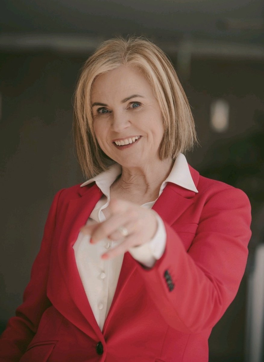 The next #socialmediafest date has been confirmed! 
See you in #Wexford on the 26th of November! Early bird tickets are now on sale 🙌 tickets.socialmediafest.ie/events/tweetin…